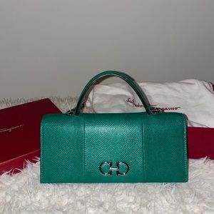 NEW FERRAGAMO CLUTCH